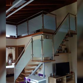 Carpintería Metálica Ángel Fernández casa con escaleras