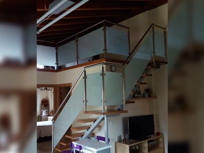 Carpintería Metálica Ángel Fernández casa con escaleras