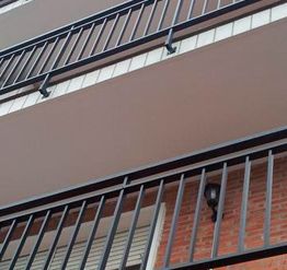 Carpintería Metálica Ángel Fernández balcones de edificio