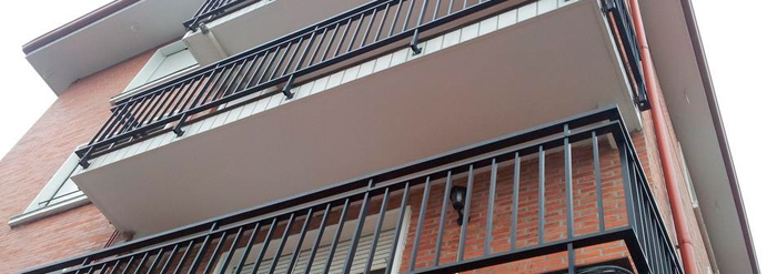 Carpintería Metálica Ángel Fernández balcones de edificio